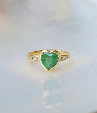 Emerald Love Heart Ring II