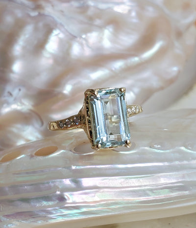 Guardian Pillar Aquamarine Ring