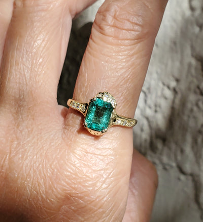 Enchanted Emerald Pillar of Light Ring (limited edition)