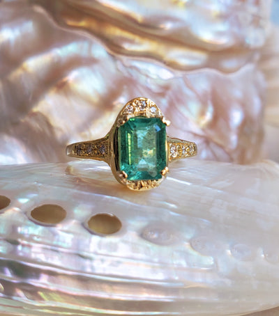 Enchanted Emerald Pillar of Light Ring (limited edition)