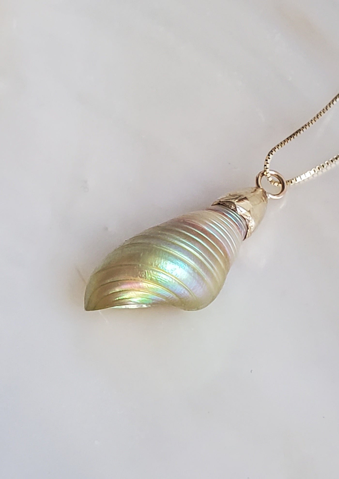Enchanted Mauve Green Kelp Shell Necklace * Medium I